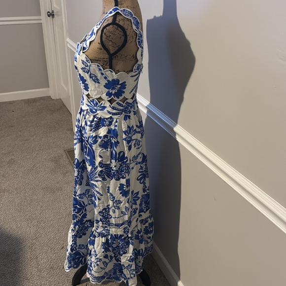 FARM @farmrio size small Chic Blue and White Floral Midi Dress - Picture 5 of 7